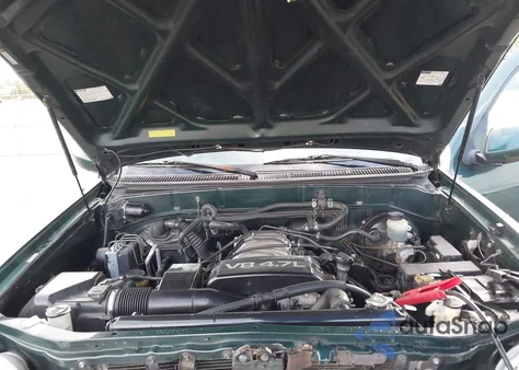 2002 Toyota Sequoia Limited V8 from USA, damaged, VIN 5TDZT38A52S088041